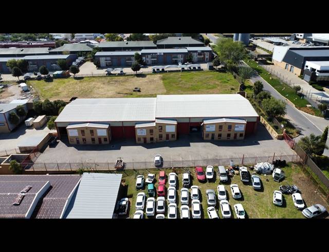 4,708M² WAREHOUSE FOR SALE IN HALFWAY HOUSE